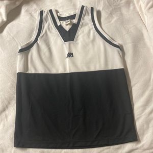 Size M sleeveless shirt black and white